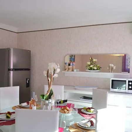 Maison 4 Pieces Avec Terrasse, Climatisation Et Parking - Proche A - Fr-1-226a-48 Holiday home